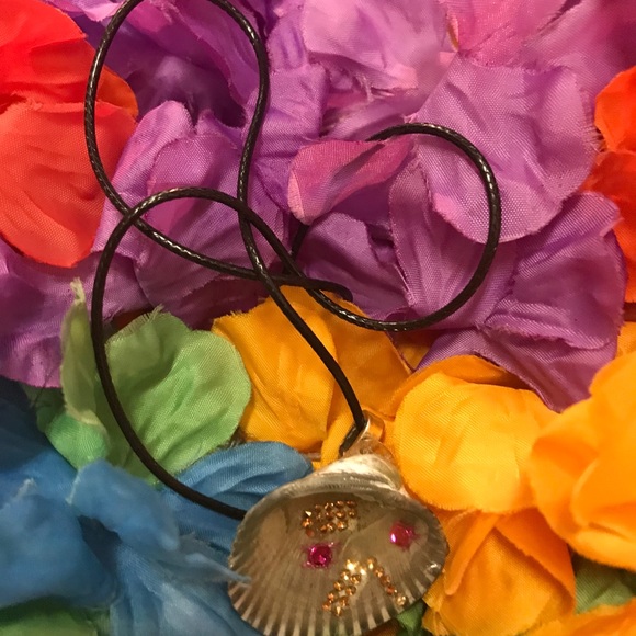 Seashell Handmade Necklace - Picture 5 of 16